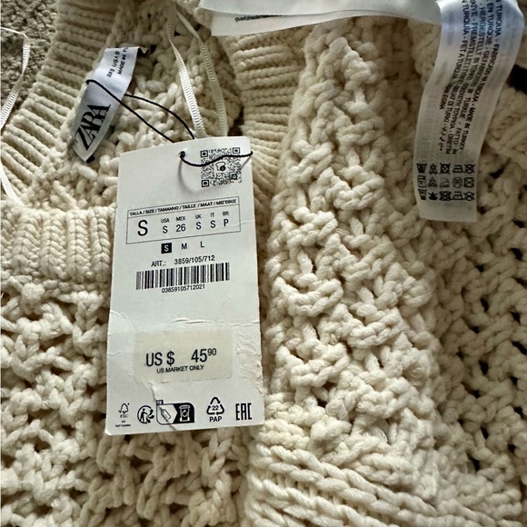 Zara Women's Open-Knit Cream Sweater - Picture 3 of 3